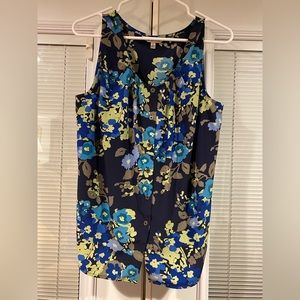 EUC Croft and Barrow floral sleeveless top. Size L